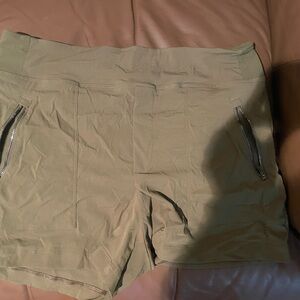 Athleta zipper pocket shorts - like new